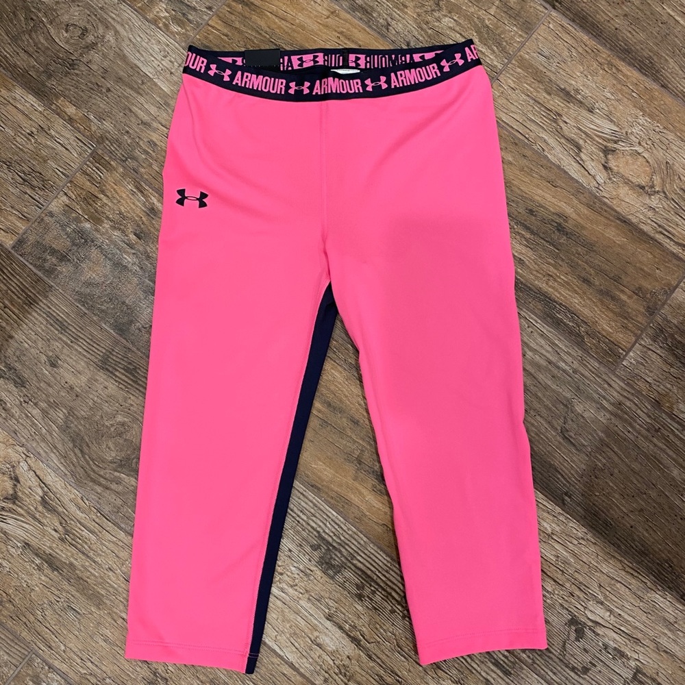 Under Armour girls Capri pants